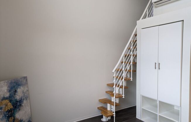 1 bed, 1 bath, 297 sqft, $1,205, Unit 604