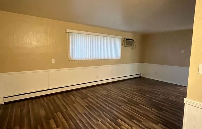 2 beds, 1 bath, $1,020, Unit 101