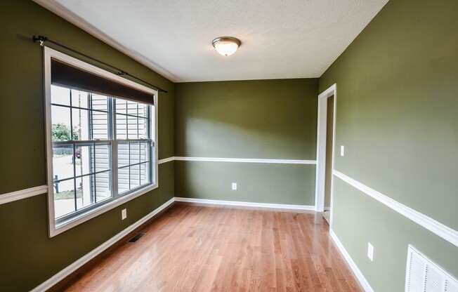 Pet Friendly Four Bedroom with Bonus!