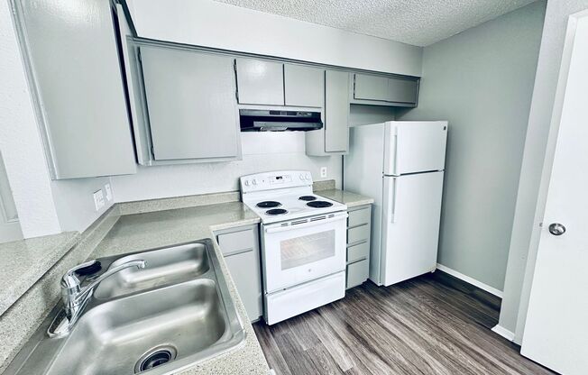 2 beds, 1 bath, 840 sqft, $1,300, Unit Unit C