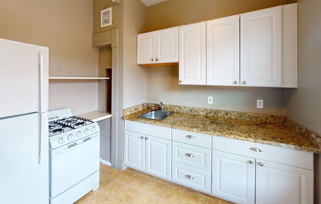 Studio, 1 bath, 332 sqft, $1,350, Unit 203