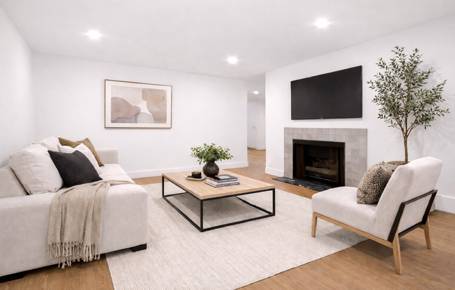11737 Courtleigh Dr.