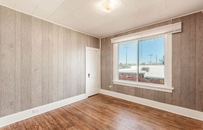 3 beds, 1 bath, 1,384 sqft, $1,195, Unit 1908 Cleveland Ave