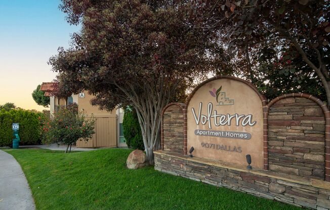 1 bed, 1 bath, 704 sqft, $2,095, Unit B-28