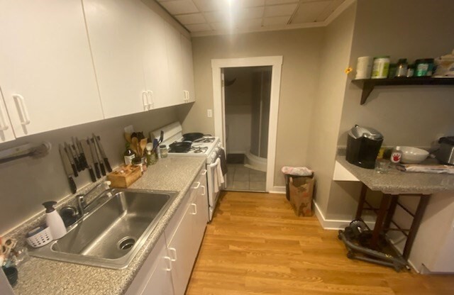 1 bed, 1 bath, 750 sqft, $1,800, Unit 1