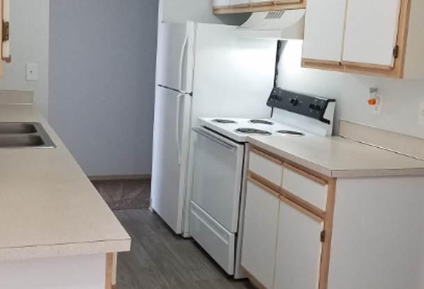 3 beds, 2 baths, 1,132 sqft, $1,675, Unit 216