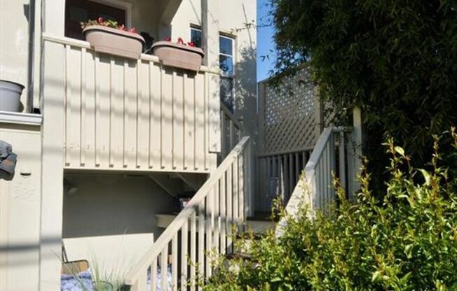 Executive style living with excellent location! 525 9th Ave