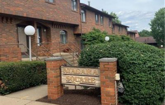 3265 NIAGARA SQ