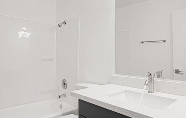 1 bed, 1 bath, 740 sqft, $2,100, Unit 402
