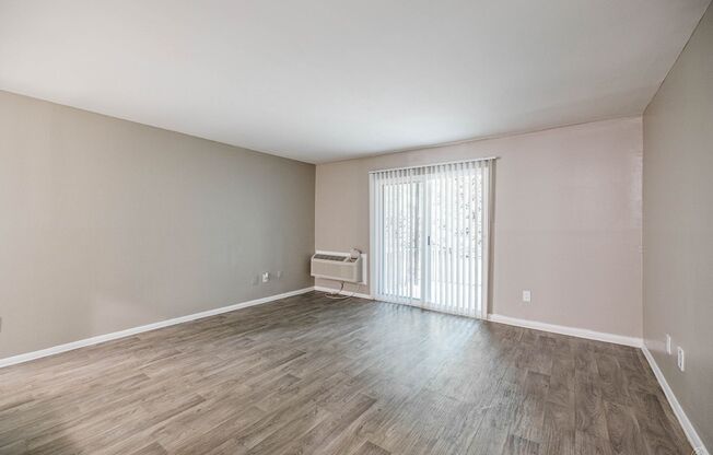 1 bed, 1 bath, 672 sqft, $1,100, Unit 2298-11