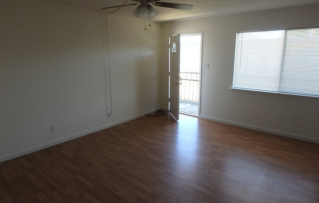 2 beds, 1 bath, 752 sqft, $695, Unit 214