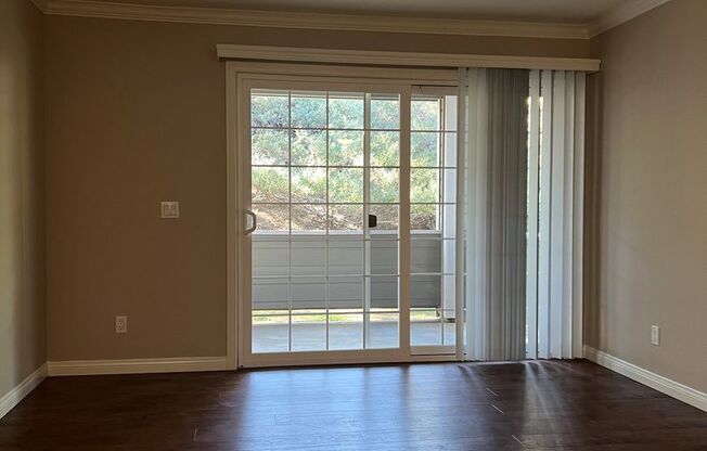 2 beds, 1 bath, 900 sqft, $3,075, Unit E121