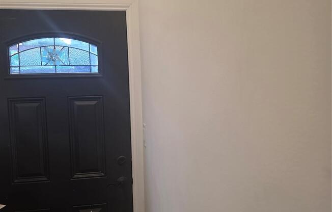 3 beds, 1 bath, 2,700 sqft, $2,900, Unit 2F