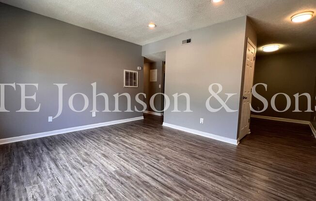 2 beds, 1 bath, $830, Unit 1395 HILLSIDE GARDEN-1395 H