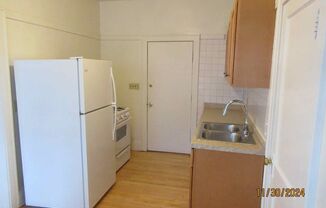 2 beds, 1 bath, $1,100, Unit 903 #3