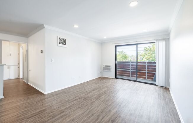 1 bed, 1 bath, 695 sqft, $1,848, Unit 220