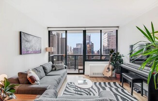 251 W 48 ST