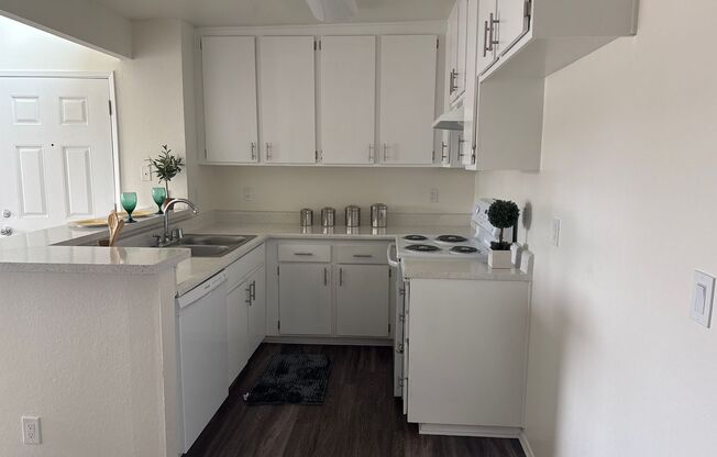 2 beds, 1 bath, 825 sqft, $2,250, Unit 203