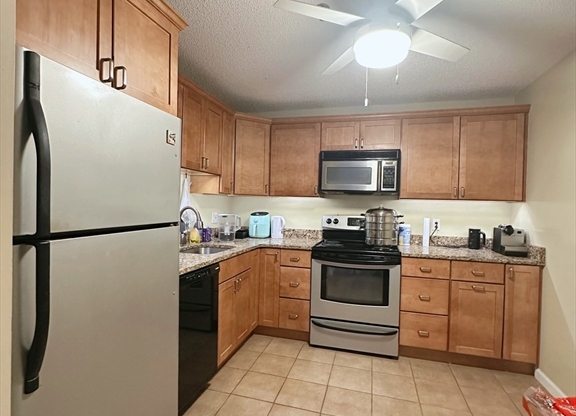 2 beds, 2 baths, 1,206 sqft, $3,500, Unit 1123