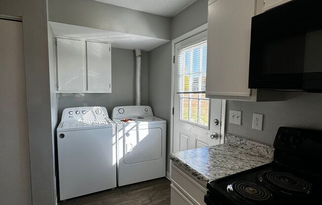 2 beds, 1.5 baths, 916 sqft, $1,090, Unit 10018-1