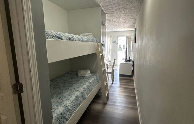 1 bed, 1 bath, $1,400, Unit UNIT J3