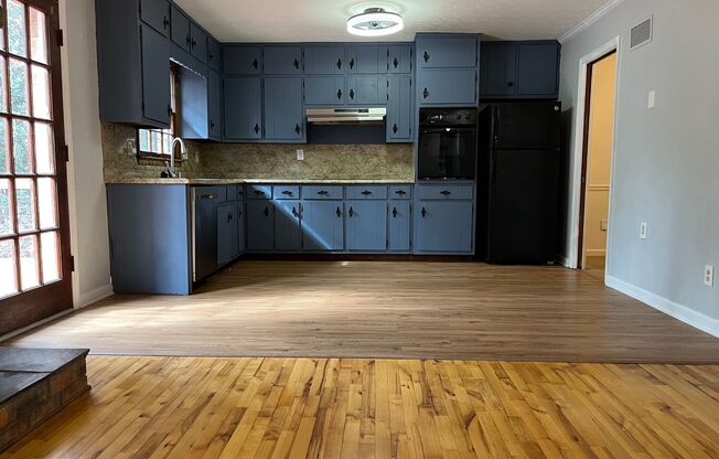 Spacious 3bd/2ba Home w/ Two-Car Garage and Fully Fenced Backyard!