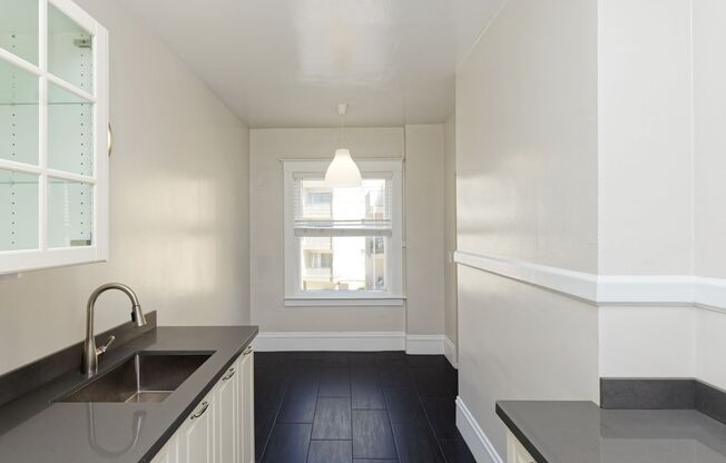 Studio, 1 bath, 500 sqft, $1,595, Unit 211