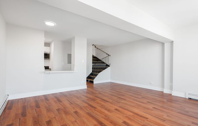 1 bed, 1.5 baths, 667 sqft, $2,400, Unit 16B