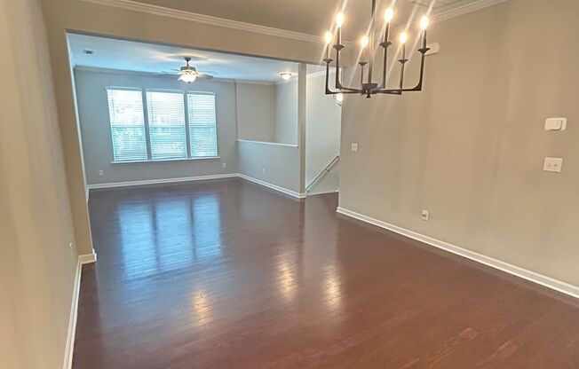 Stunning 3 bedroom Townhouse!