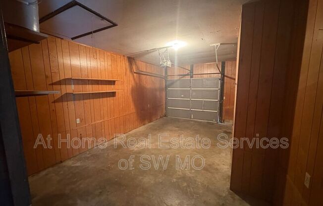 2250 W PKWY CIR