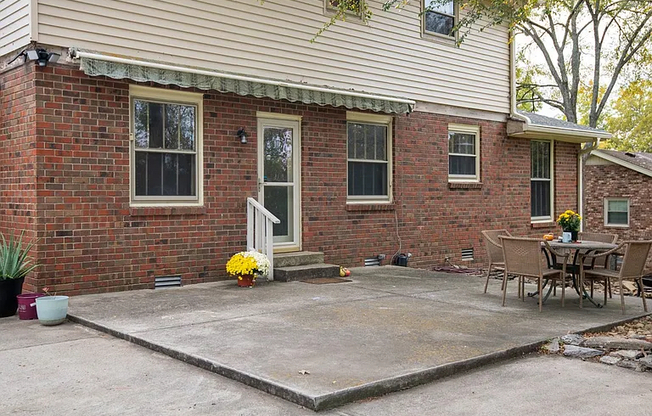 170 LUNA LN