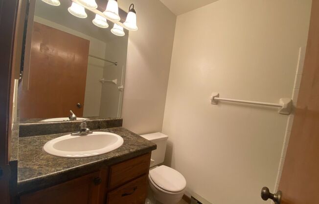 2 beds, 1 bath, 950 sqft, $1,795, Unit 7641CD