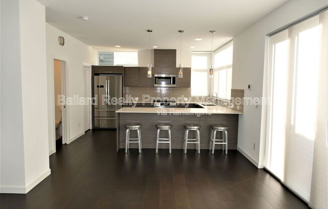141B 22nd Ave E