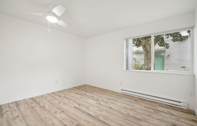 2 beds, 1 bath, 930 sqft, $1,695, Unit O7