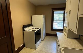 3 beds, 1 bath, $1,100, Unit 307 1/2 Phoenix