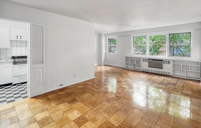 245 E 35 ST