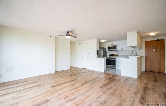 $3,100 / 2br - 823ft2 - Stunning Renovated 2BR/2BA/1PKG Condo with Mauka Views in Kings Gate (Honolulu) 2724 Kahoaloha Ln #801, Honolulu, HI 96826