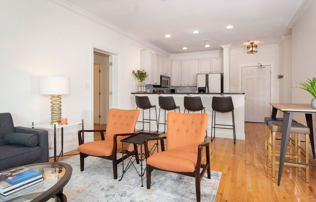 Luxurious Furnished Downtown Condo - 9 Month Lease Available!