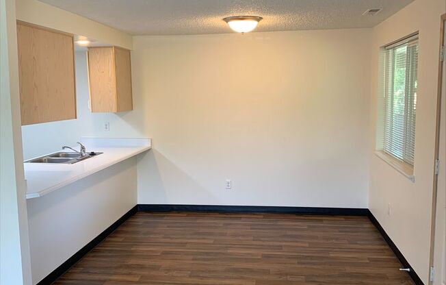 2 beds, 2 baths, 1,000 sqft, $1,450, Unit 40