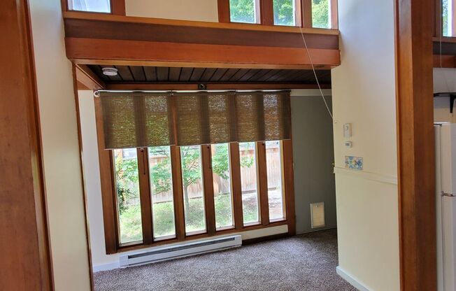 Cozy 2 Bed : 1Bath House Close to Schools