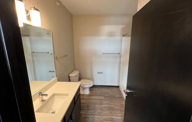 1 bed, 1 bath, 851 sqft, $1,600, Unit 108