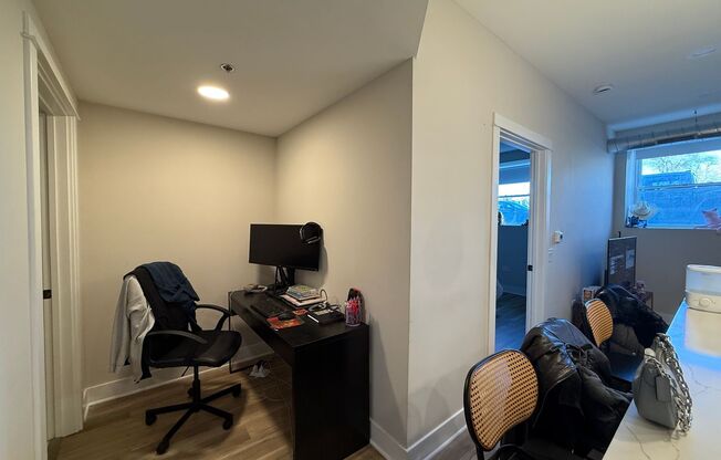 1 bed, 1 bath, 693 sqft, $1,999, Unit 102