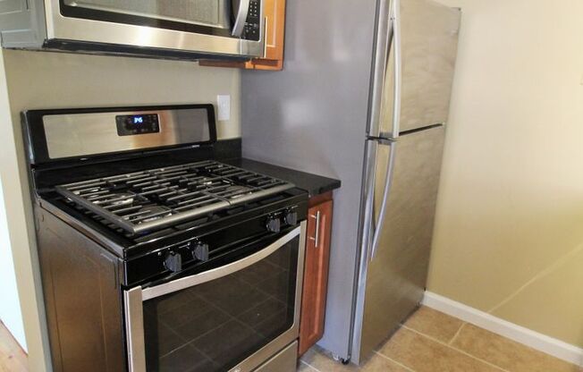 1 bed, 1 bath, 650 sqft, $895, Unit 5