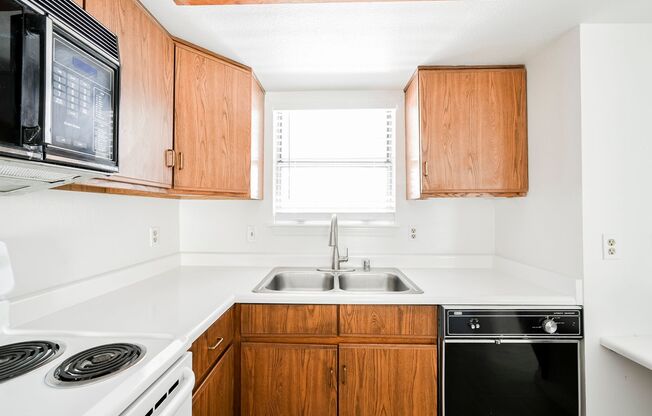 2 beds, 2 baths, $1,200