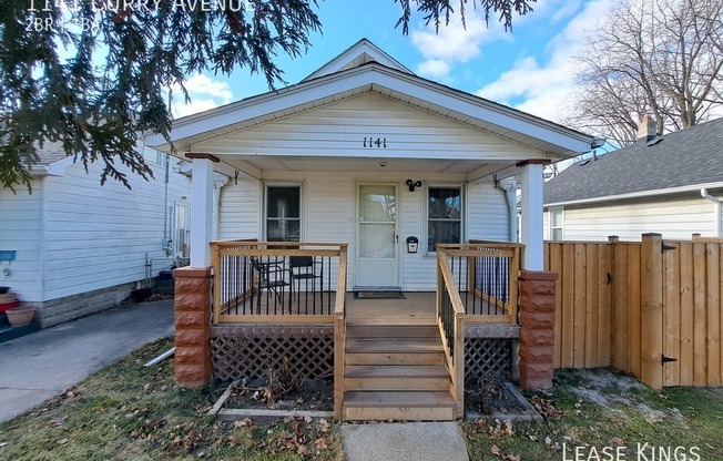 1141 CURRY AVE