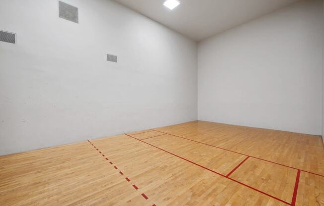 Racquetball court | Via Lugano