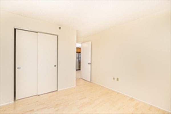 2 beds, 1.5 baths, 840 sqft, $2,900, Unit 604