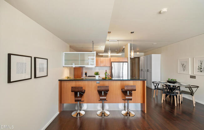 1 bed, 1 bath, 860 sqft, $3,000, Unit 914