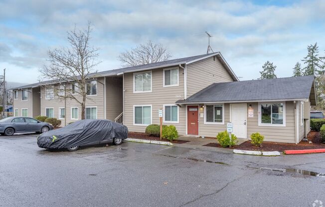 1 bed, 1 bath, 590 sqft, $1,395, Unit 924