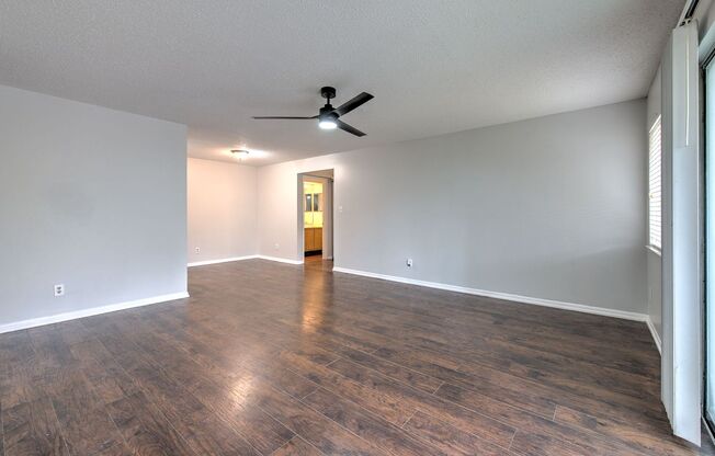 Nice and spacious condo on the 3rd with washer and dryer, near USF and I-75